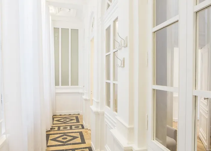 Intendance Beautiful Appartement